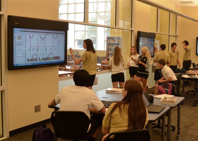 主教摩尔高中Bishop Moore High School